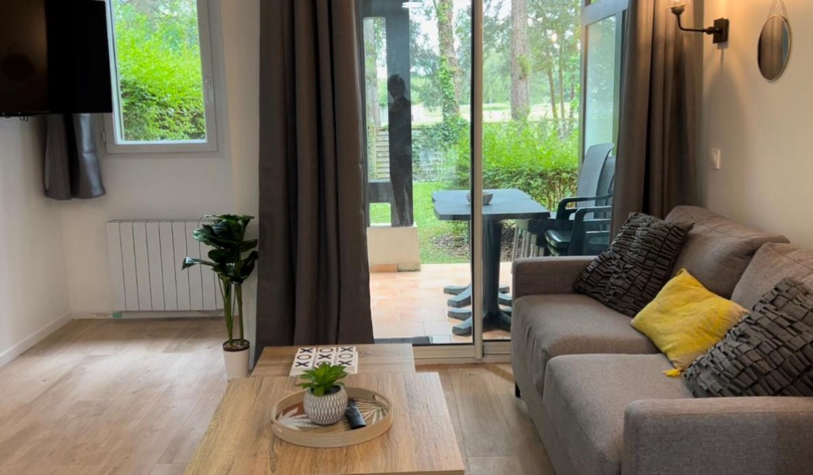 Le Cosy Residence Du Golf โดวีลล์ ภายนอก รูปภาพ