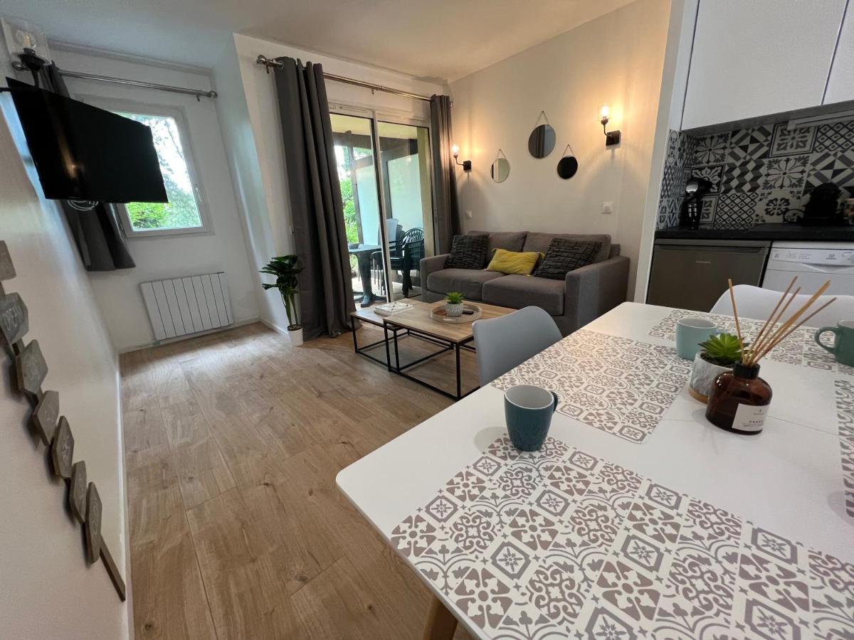 Le Cosy Residence Du Golf โดวีลล์ ภายนอก รูปภาพ