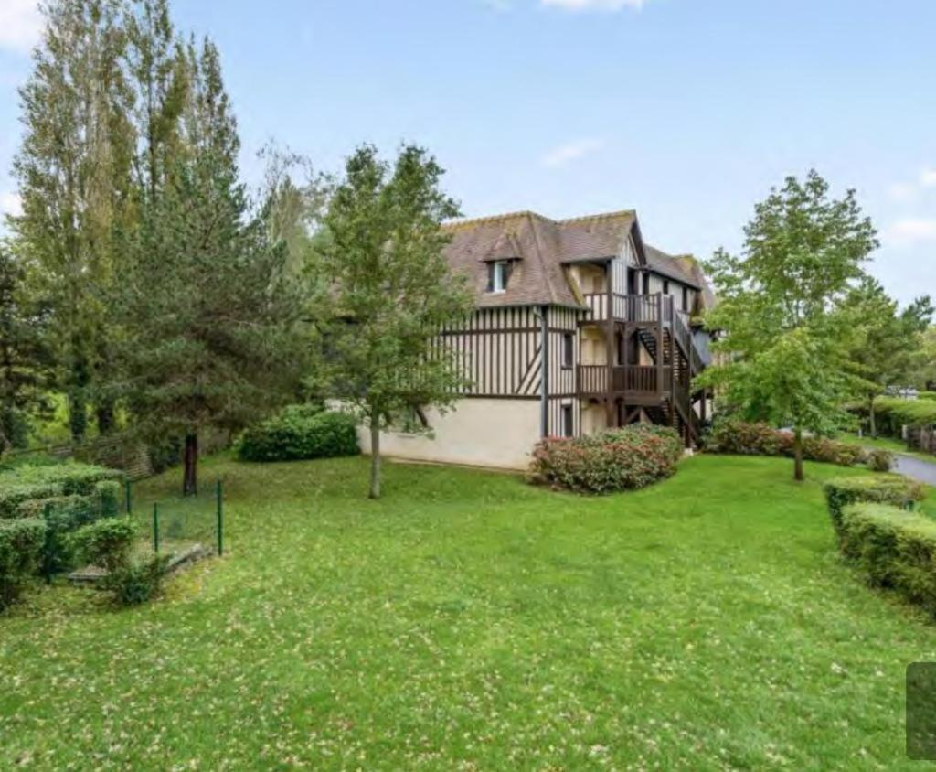 Le Cosy Residence Du Golf โดวีลล์ ภายนอก รูปภาพ